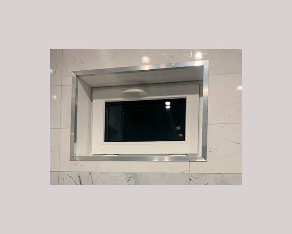 Уголок разнополочный 30х20 мм Уп 11.2000.501л Серебро