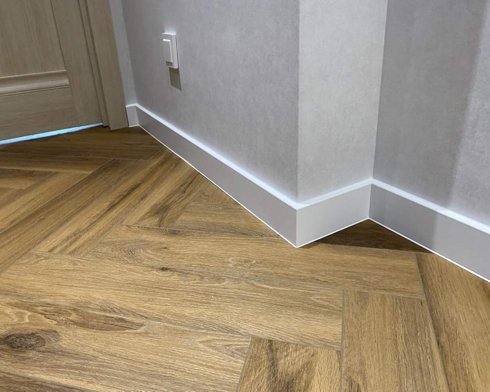 Плинтус ХДФ Dollken Cubu Flex Life 80мм х 2,5 м 1005 Белый RAL 9003