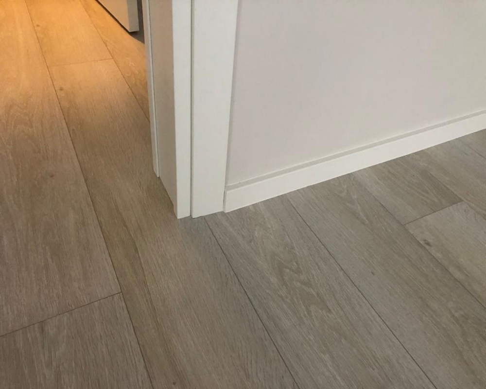 Плинтус ХДФ Dollken Cubu Flex Life 80мм х 2,5 м 1005 Белый RAL 9003